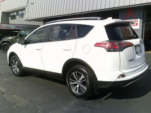 2018 Toyota RAV4 XLE