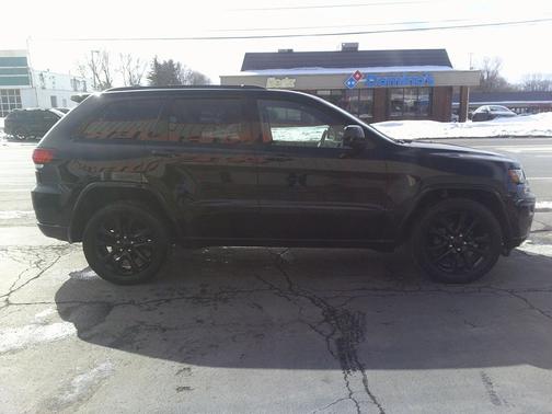 2017 Jeep Grand Cherokee Altitude
