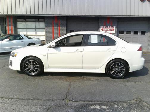 2017 Mitsubishi Lancer ES