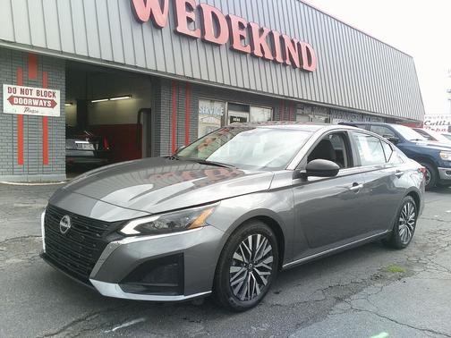 Gun Metallic 2024 Nissan Altima 2.5 SV