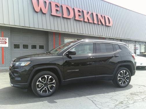 Diamond Black Crystal Pearlcoat 2023 Jeep Compass Limited