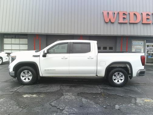 Summit White 2023 GMC Sierra 1500 SLE