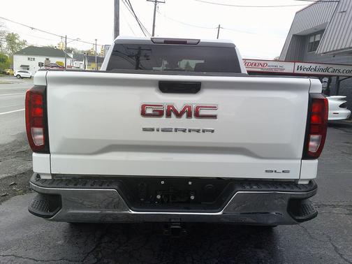 Summit White 2023 GMC Sierra 1500 SLE