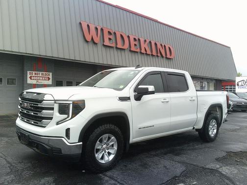 Summit White 2023 GMC Sierra 1500 SLE