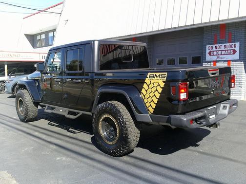 2023 Jeep Gladiator Sport S