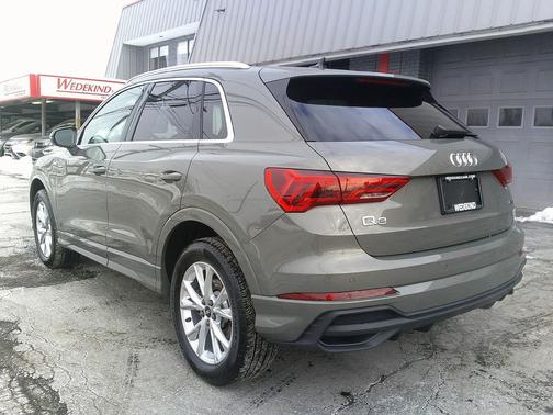 2025 Audi Q3 Premium 45 TFSI S line quattro Tiptronic