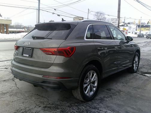 2025 Audi Q3 Premium 45 TFSI S line quattro Tiptronic