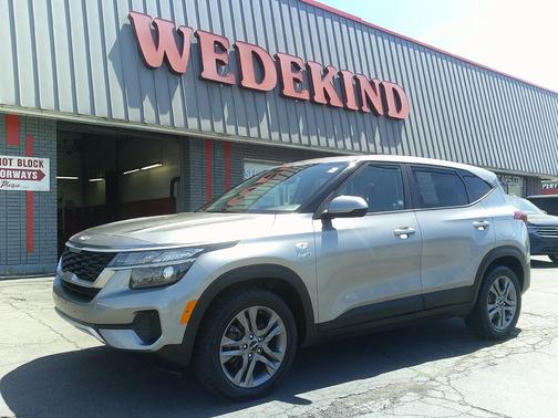 Steel Gray 2022 Kia Seltos LX