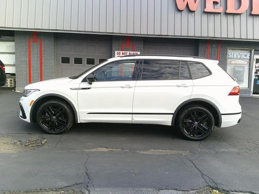 2022 Volkswagen Tiguan 2.0T SE R-Line Black 4MOTION
