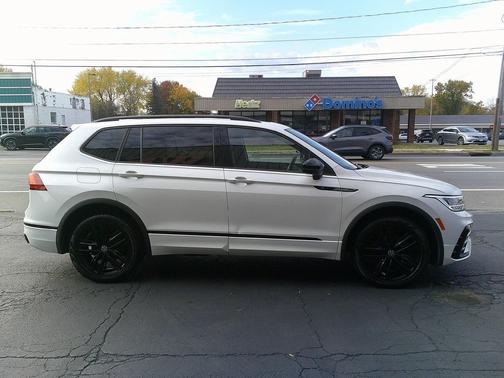 2022 Volkswagen Tiguan 2.0T SE R-Line Black 4MOTION