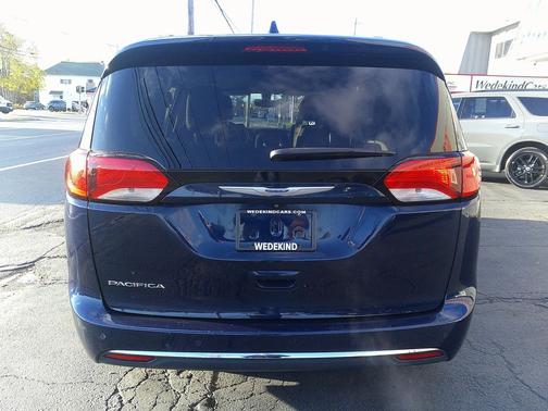 2018 Chrysler Pacifica Touring-L