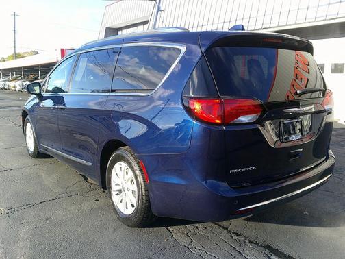 2018 Chrysler Pacifica Touring-L