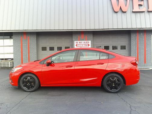 2018 Chevrolet Cruze LS