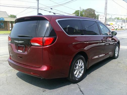 2023 Chrysler Voyager LX