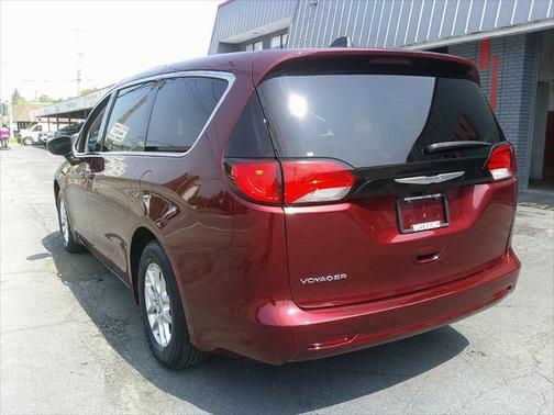 2023 Chrysler Voyager LX