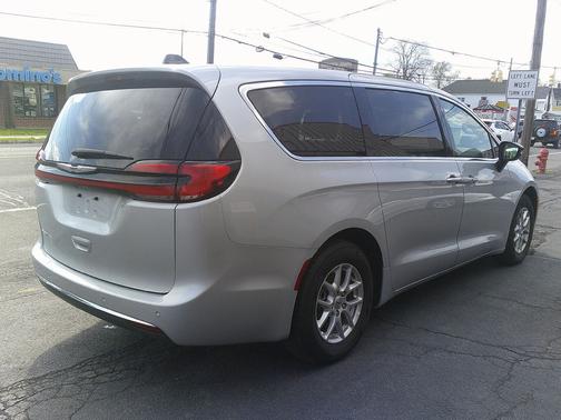 Silver Mist Clearcoat 2024 Chrysler Pacifica Touring L
