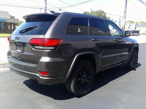 2021 Jeep Grand Cherokee Laredo