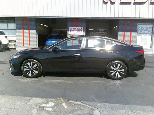 2022 Nissan Altima 2.5 SV