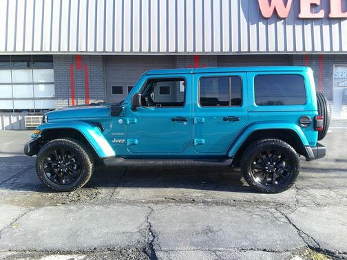 2024 Jeep Wrangler 4xe Sahara