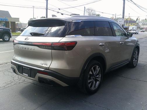 Warm Titanium 2023 INFINITI QX60 Luxe