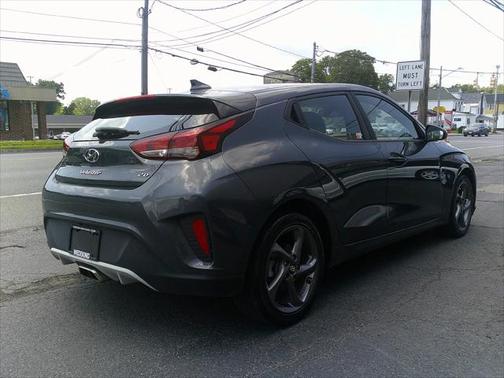 2020 Hyundai Veloster 2