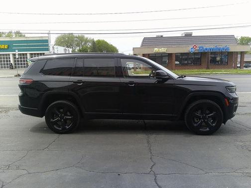 Diamond Black Crystal Pearlcoat 2022 Jeep Grand Cherokee L Limited