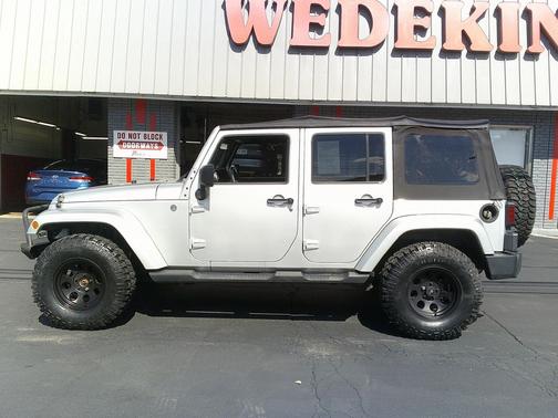 2011 Jeep Wrangler Unlimited Sahara