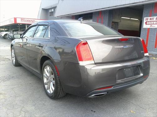 2017 Chrysler 300 Limited