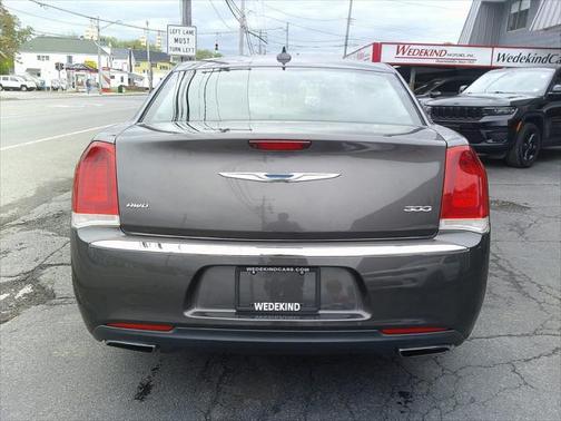 2017 Chrysler 300 Limited