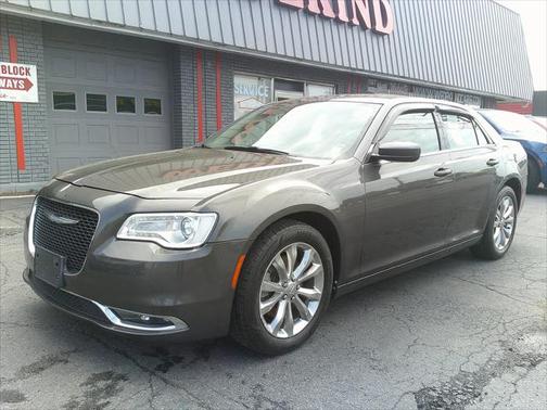 2017 Chrysler 300 Limited