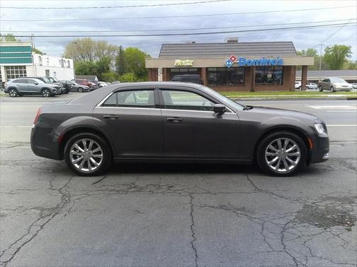 2017 Chrysler 300 Limited