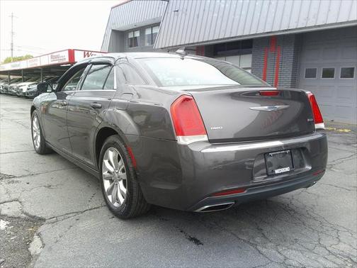 2017 Chrysler 300 Limited