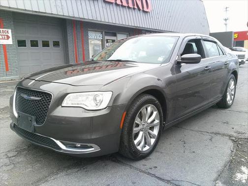 2017 Chrysler 300 Limited