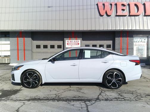 2023 Nissan Altima SR Intelligent AWD