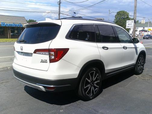 Platinum White Pearl 2021 Honda Pilot AWD Elite