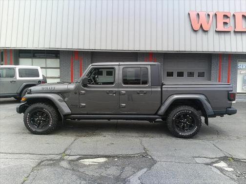 2021 Jeep Gladiator Sport