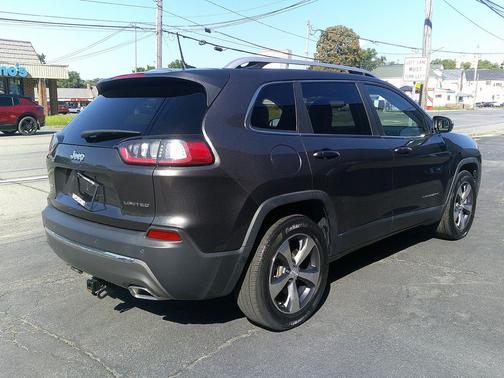 Granite Crystal Metallic Clearcoat 2019 Jeep Cherokee Limited