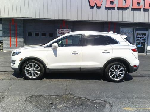 White 2019 Lincoln MKC Select