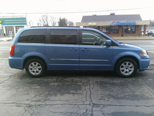 2011 Chrysler Town & Country Touring