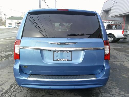 2011 Chrysler Town & Country Touring