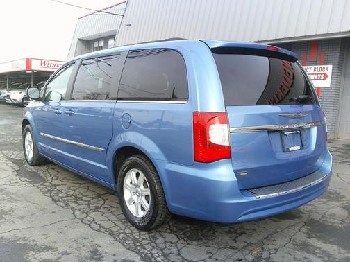2011 Chrysler Town & Country Touring