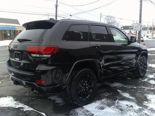 2022 Jeep Grand Cherokee Laredo