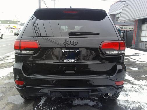 2022 Jeep Grand Cherokee Laredo