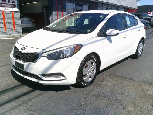Clear White 2016 Kia Forte LX