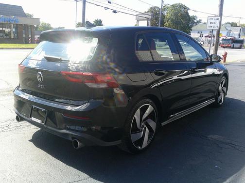 2024 Volkswagen Golf GTI 2.0T S DSG
