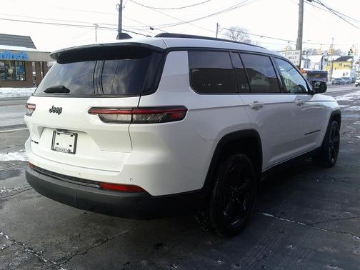 2022 Jeep Grand Cherokee L Altitude