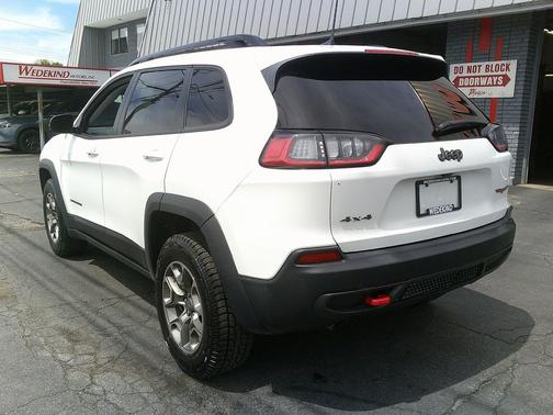 Bright White Clearcoat 2022 Jeep Cherokee Trailhawk