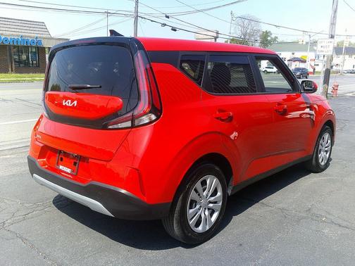 Inferno Red 2023 Kia Soul LX