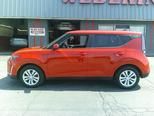 Inferno Red 2023 Kia Soul LX
