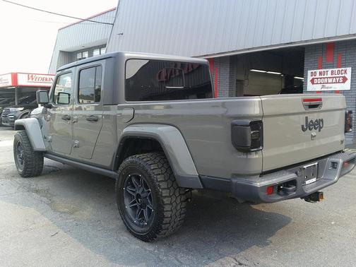 2021 Jeep Gladiator Sport